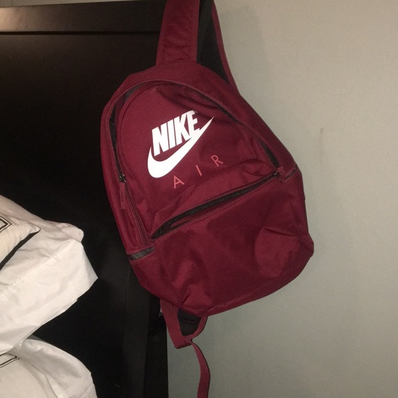 maroon backpack nike